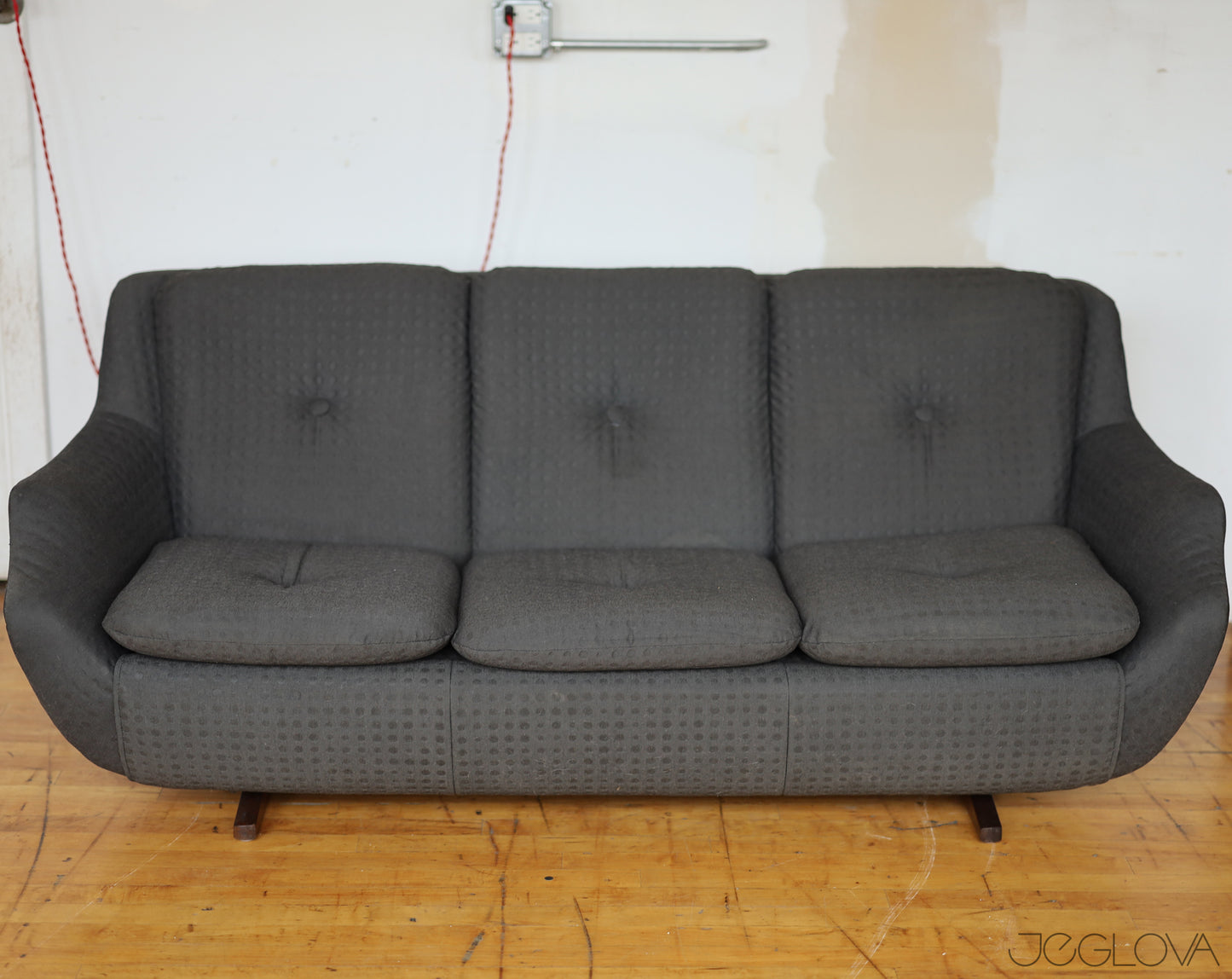 mid-century modern sofa P.K. 1028 by Parker-Knoll, made in England
